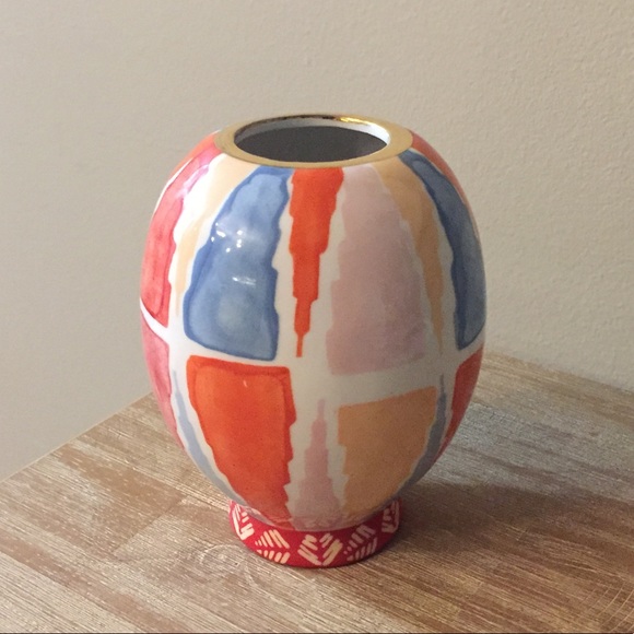 Anthropologie. NWOT. Triangle Pattern Vase. - Picture 2 of 4